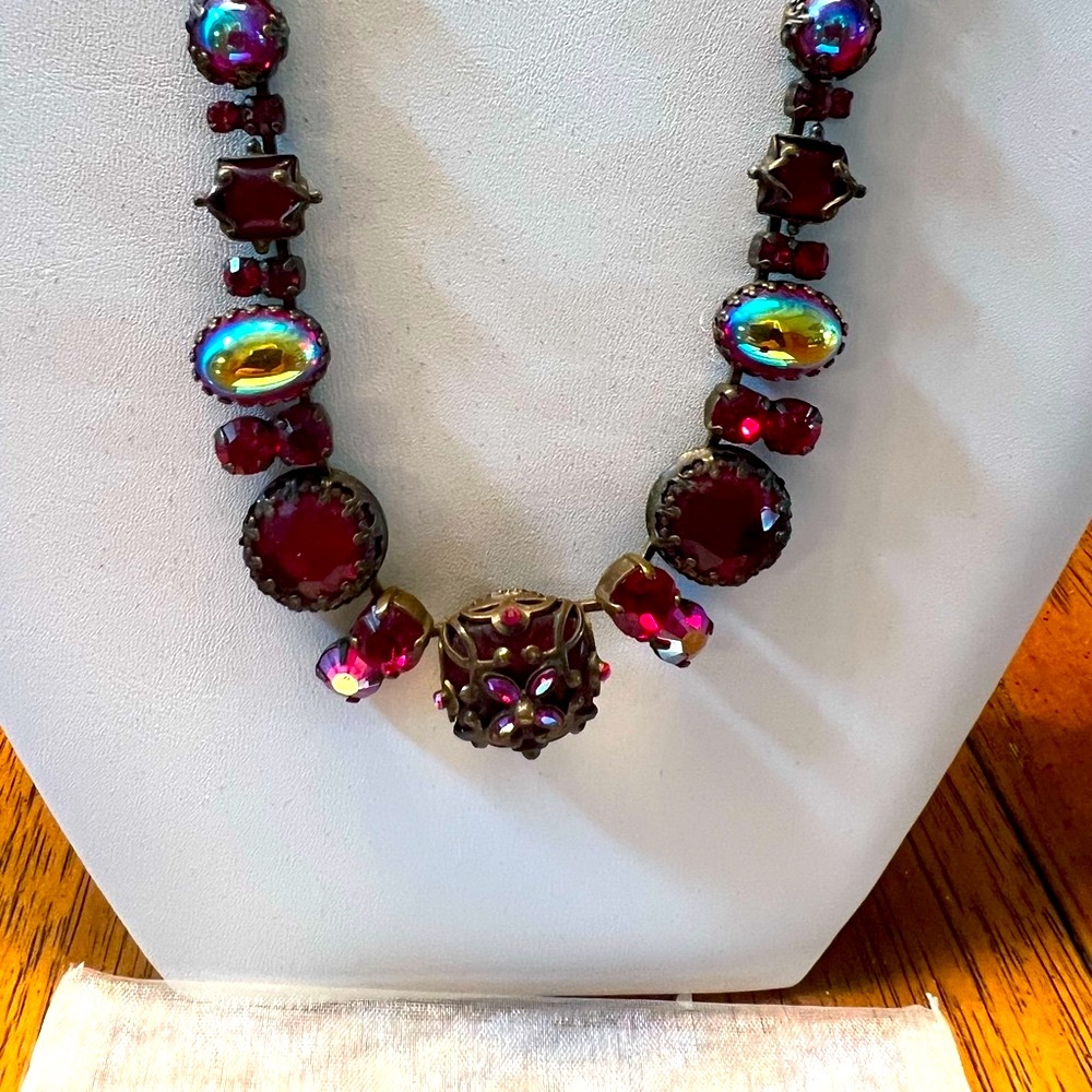 SORRELLI Necklace Vintage excellent condition Red. 21”total